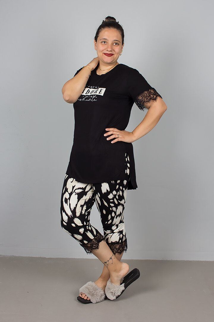 Büyük Beden Dantel Detaylı Pijama Takımı – Şıklık ve Konfor Bir Arada!