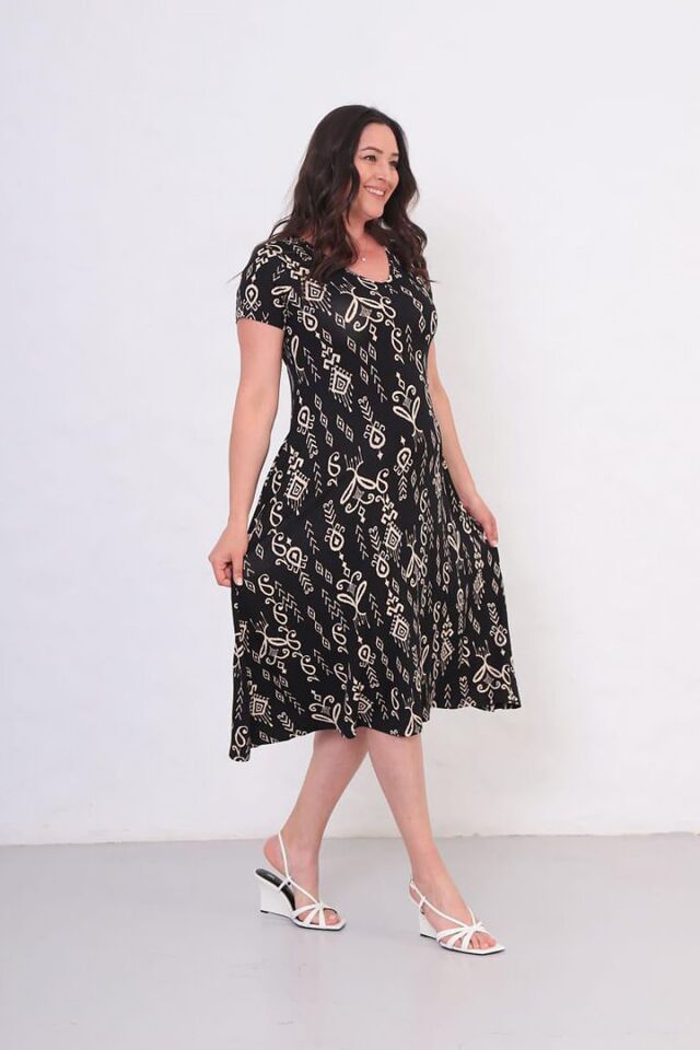 Büyük Beden Viskon V Yaka Desenli Elbise | Yan Cepli, Şık ve Rahat