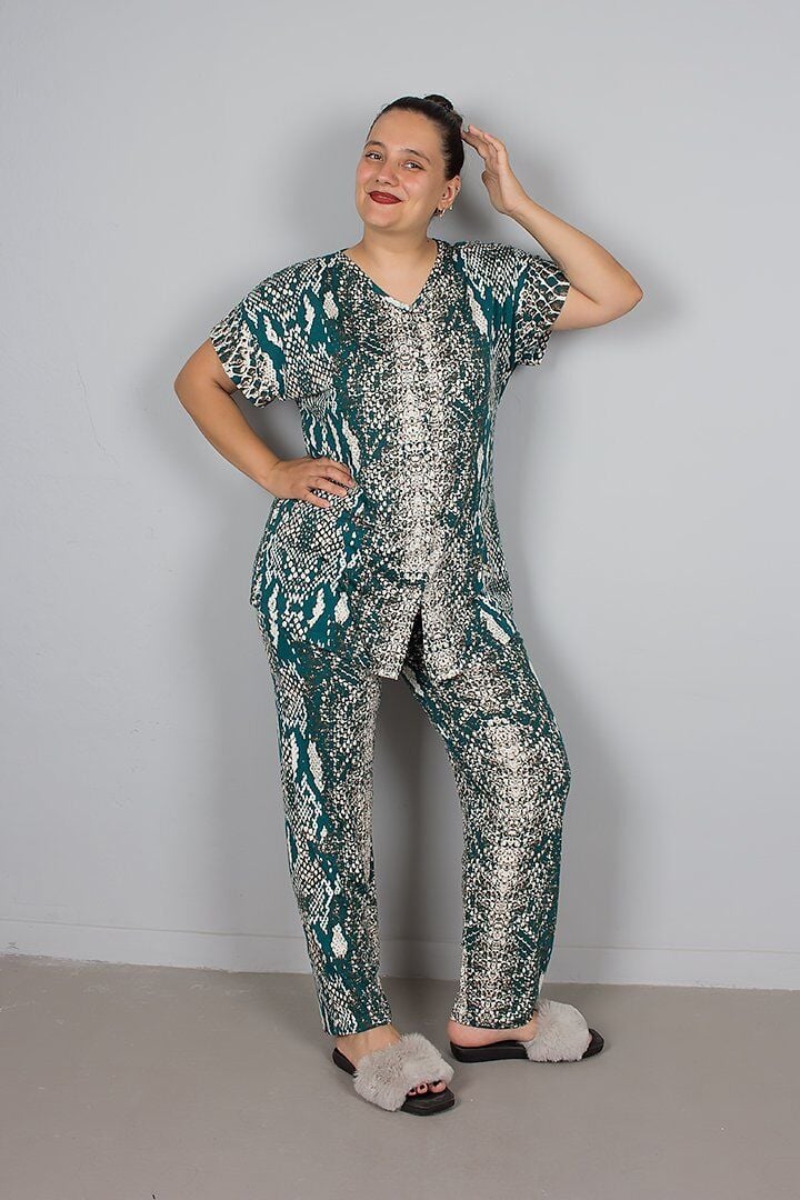 Desenli Likralı Viskon Düğmeli Büyük Beden Pijama Takımı