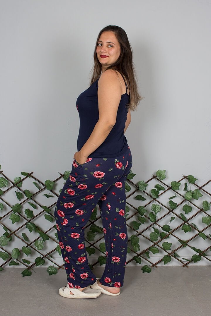 Büyük Beden Ayarlanabilir Askılı Çiçek Desenli Likralı Yumuşak Pijama Takımı