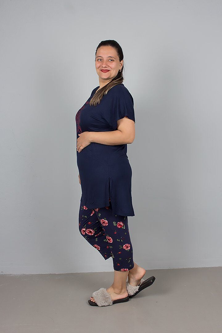 Büyük Beden Çiçek Desenli Kapri Alt Pijama Takımı – Rahat ve Şık Tasarım