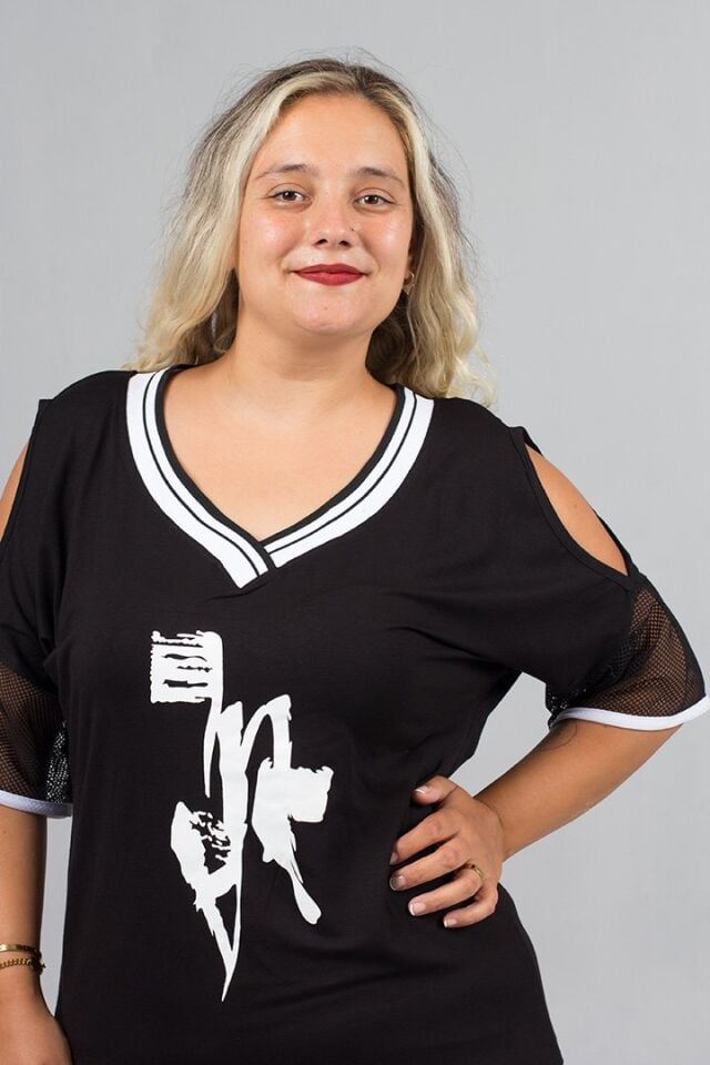 Büyük Beden Siyah Omuz Detaylı Likralı Viskon Uzun Elbise – Şık ve Rahat Tasarım