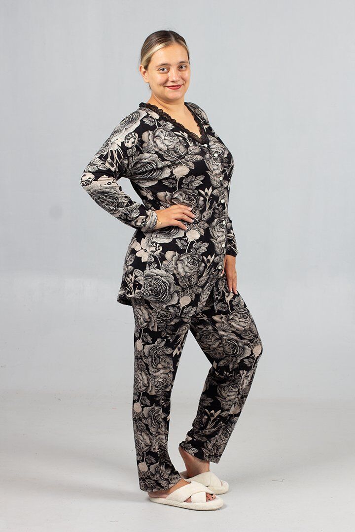Büyük Beden Çiçek Desenli Önden Düğmeli Kadın Pijama Takımı – Rahat ve Şık Ev Giyim