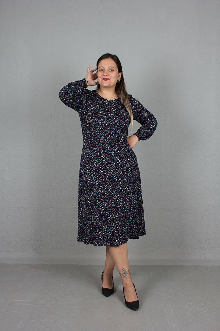 Büyük Beden Yırtmaç Detaylı Çiçek Desenli Elbise