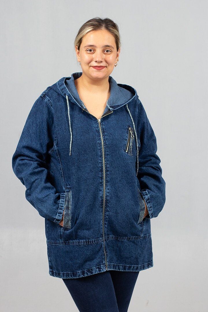 Tarzına Işıltı Kat! Taş Cepli Büyük Beden Kot Mont ile Fark Yarat