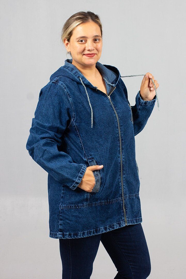 Tarzına Işıltı Kat! Taş Cepli Büyük Beden Kot Mont ile Fark Yarat