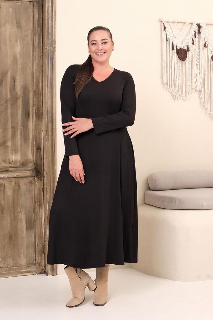 Büyük Beden Siyah V Yaka Tam Boy Elbise – Viskon Likralı Rahat Şıklık