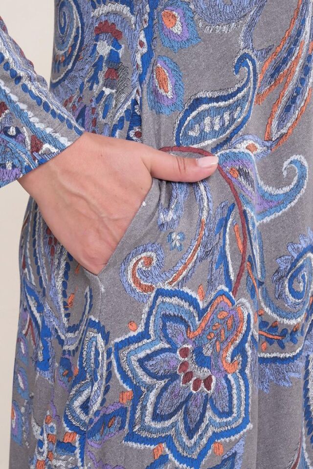 Büyük Beden Tam Boy V Yaka Desenli Viskon Likralı Uzun Kol Elbise