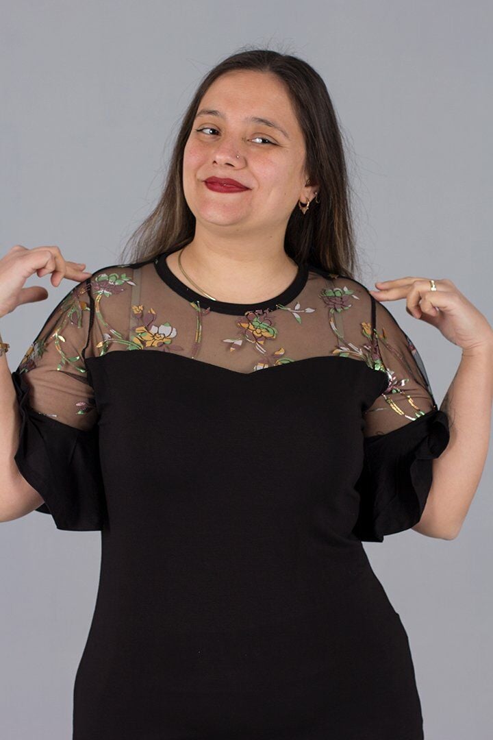 Büyük Beden Omuz Ve Kol Tül Detaylı Bluz Siyah