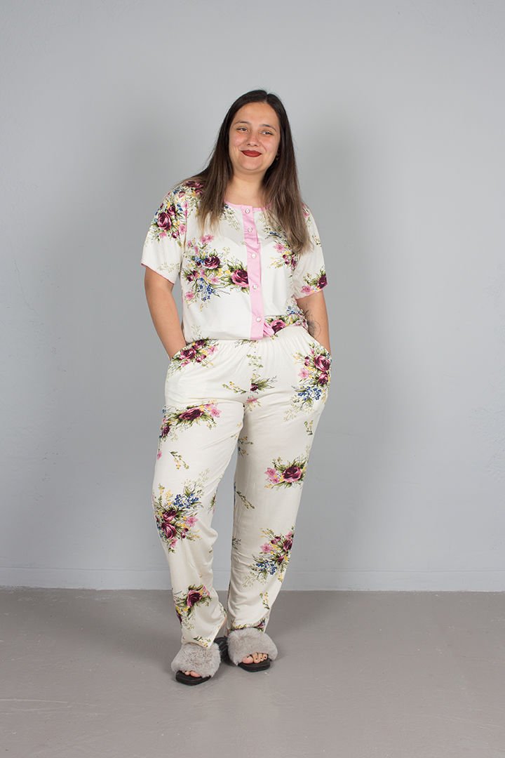Büyük Beden Çiçek Desenli Likralı Düğmeli Pijama Takım