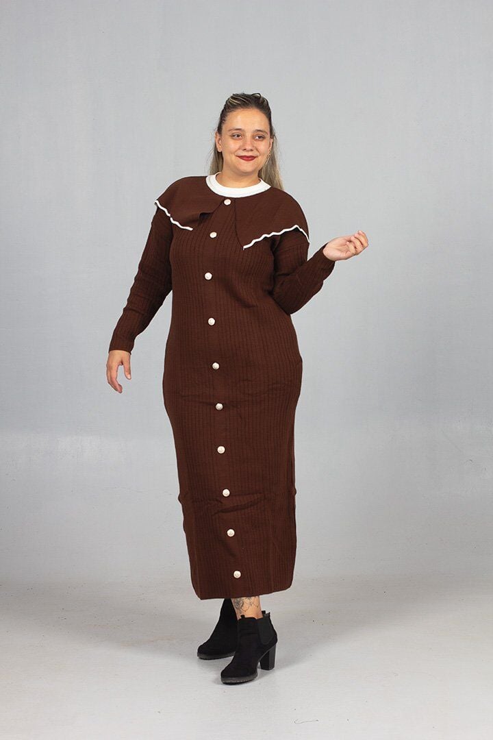 Bebe Yaka Triko Elbise Şık ve Rahat Büyük Beden Kahverengi Triko Elbise