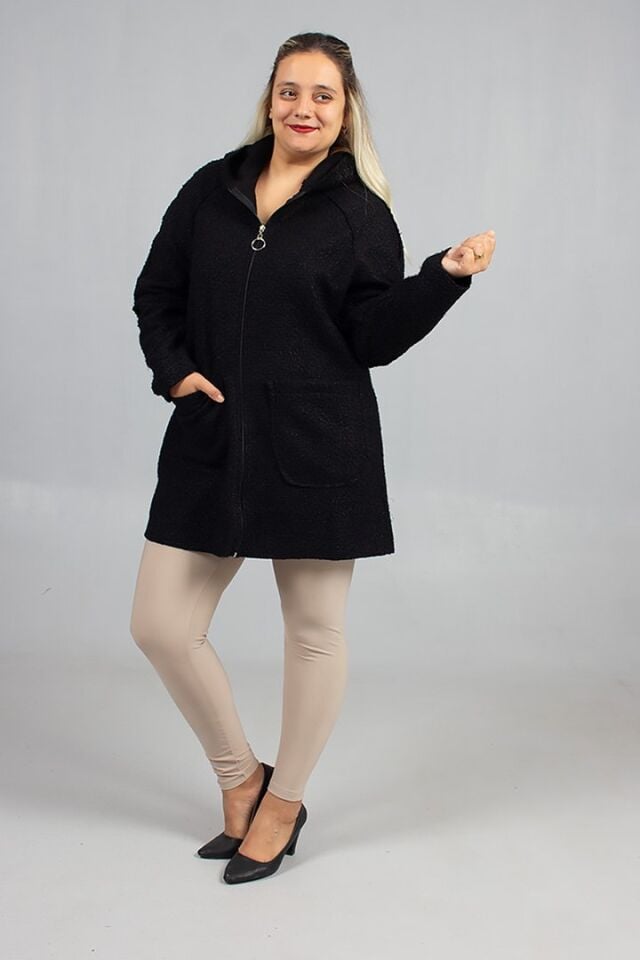 Bedeniniz Ne Olursa Olsun: Siyah Buklet Kabanda Kusursuz Şıklık