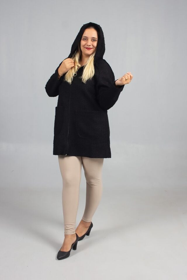 Bedeniniz Ne Olursa Olsun: Siyah Buklet Kabanda Kusursuz Şıklık