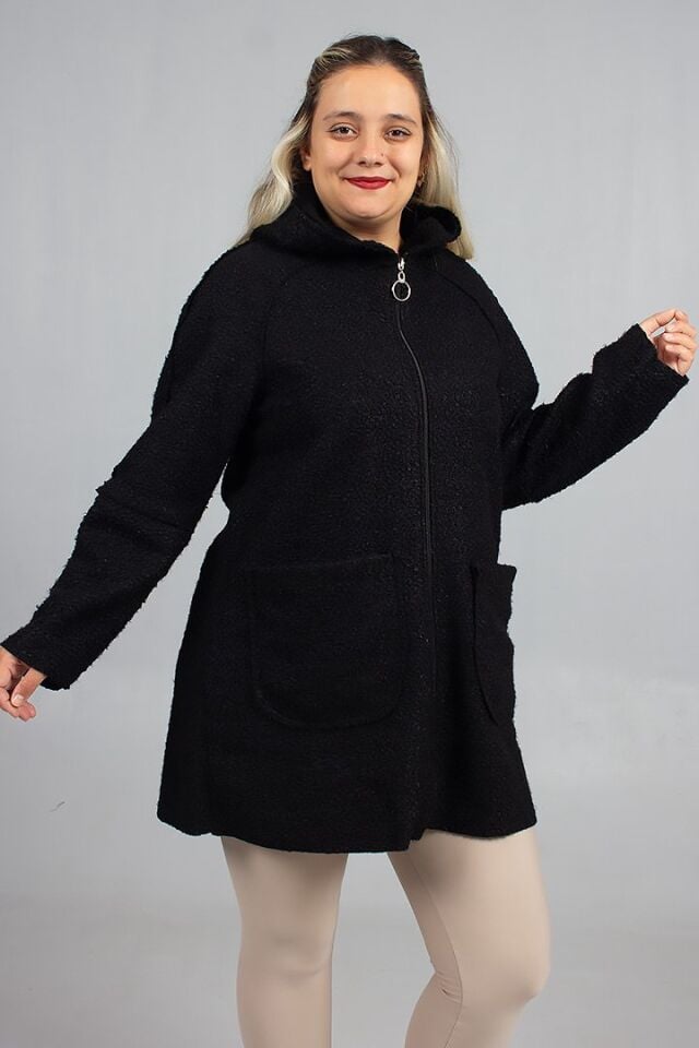 Bedeniniz Ne Olursa Olsun: Siyah Buklet Kabanda Kusursuz Şıklık