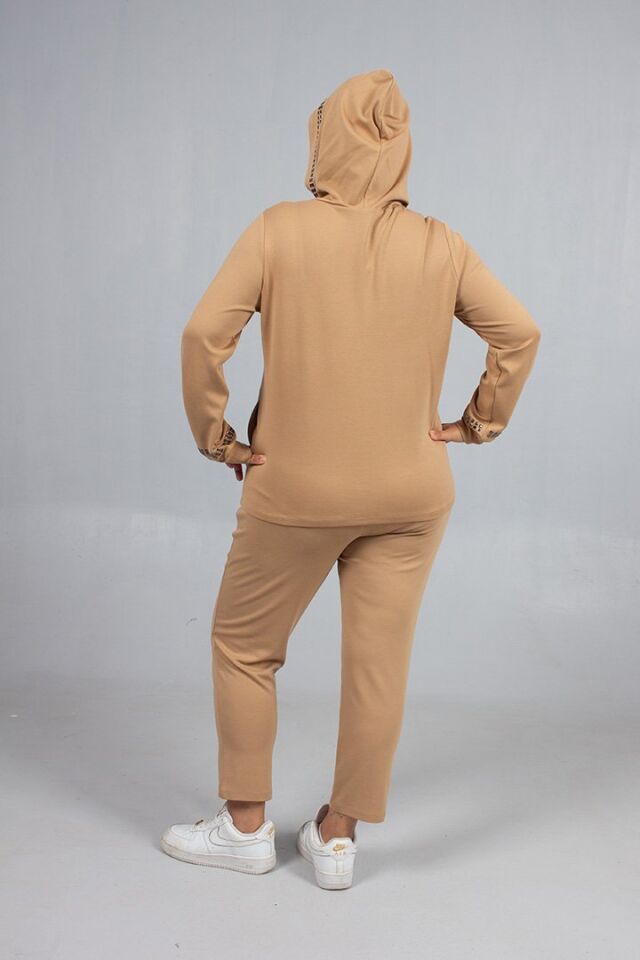 Taş Işıltılı Kapşonlu Büyük Beden Eşofman Takımı Kahve