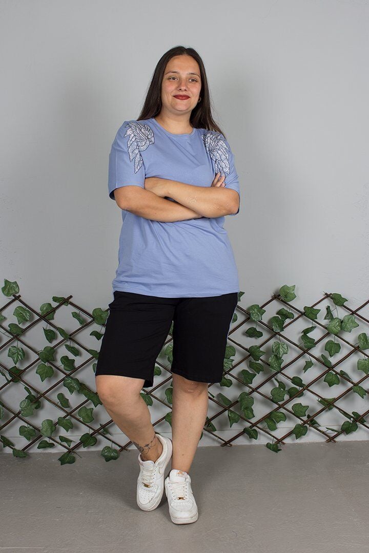 Büyük Beden Melek Kanat Taş İşlemeli Mavi Şortlu Takım – Pamuklu Penye Likralı Yazlık Takım