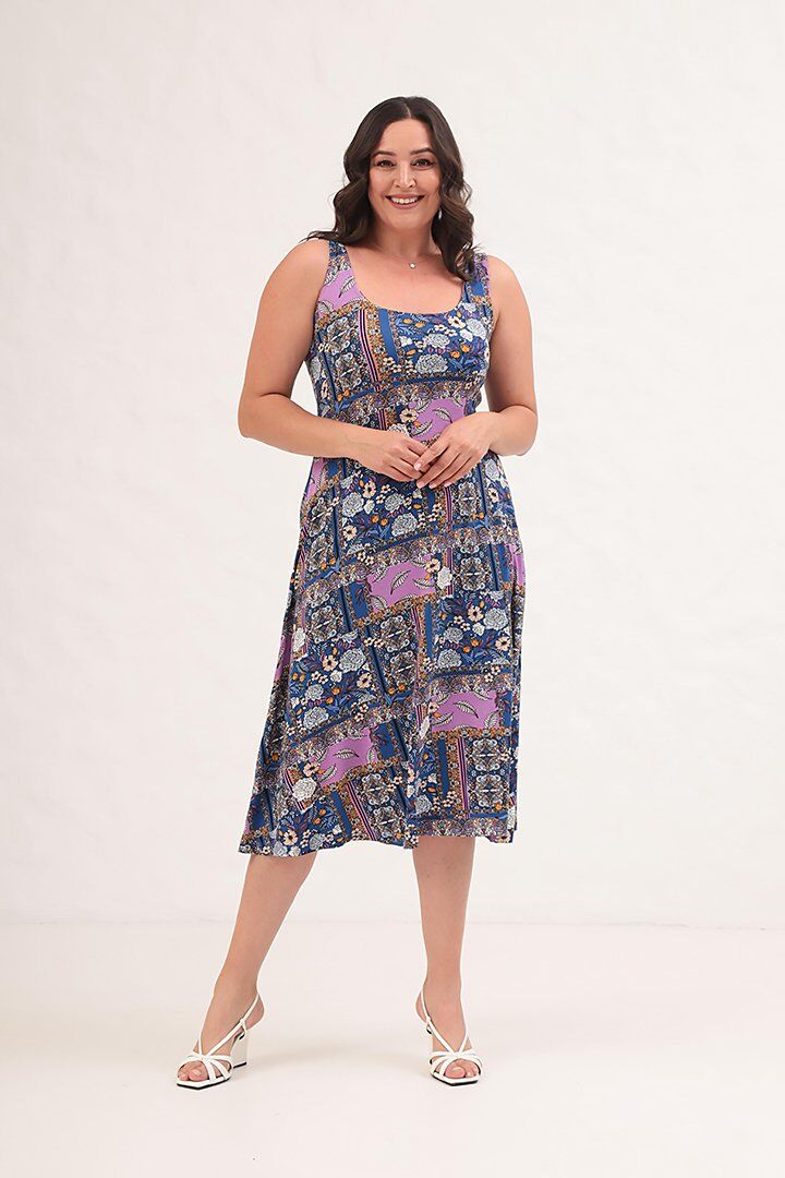 Kalın Askılı Desenli Büyük Beden Elbise ile Konfor ve Şıklık Seninle!