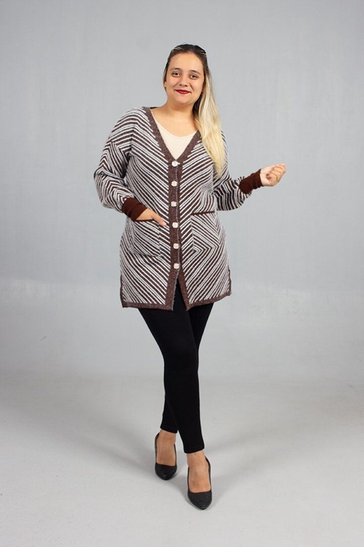 Düğmeli Sakallı Triko Kahverengi Hırka Yumuşacık Dokulu Şık ve Rahat 46 Bedene Kadar