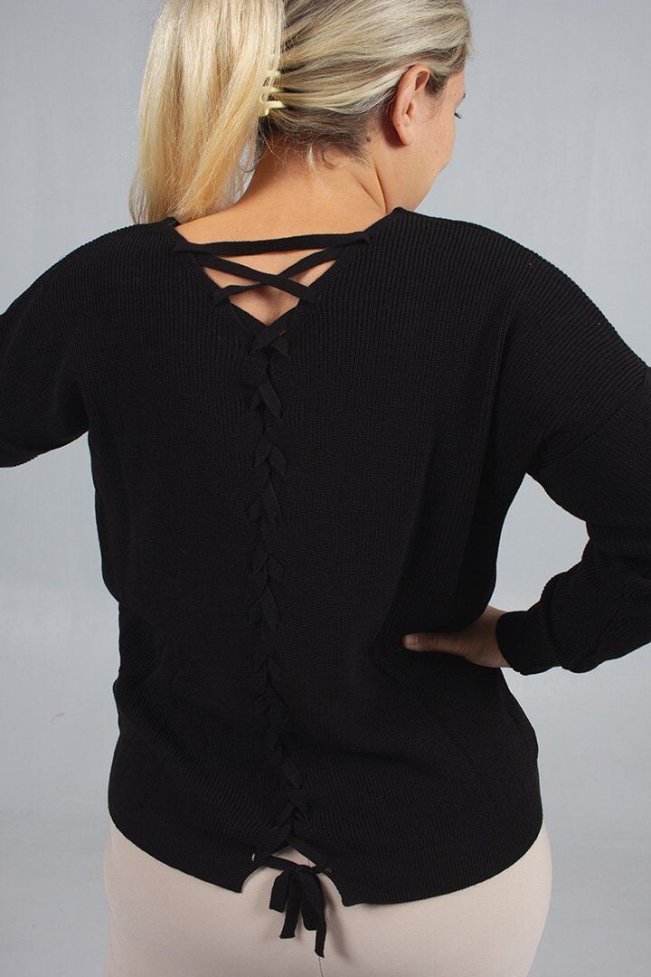 Sırt Saç Örgü Detaylı V Yaka Siyah Triko Kazak – Kadın Standart Beden (46’ya Kadar)