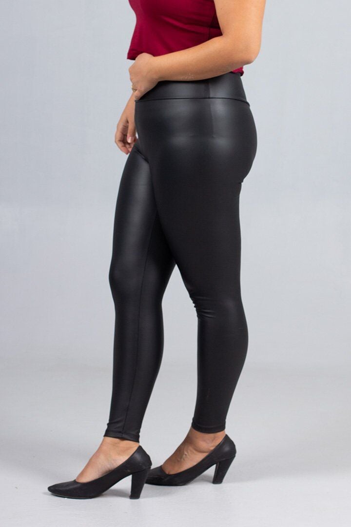 Büyük Beden Deri Görünümlü Yüksek Bel Tayt – İçi Süet Siyah Renk