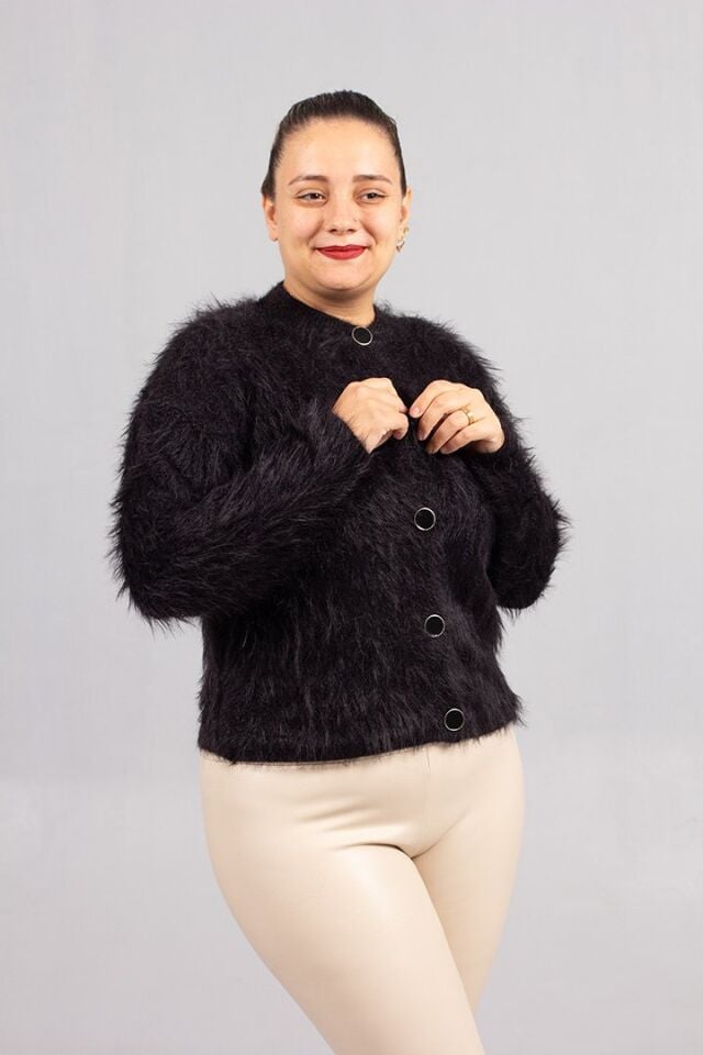 Siyah Sakallı Triko Hırka – Yumuşak Dokulu Kadın Hırka