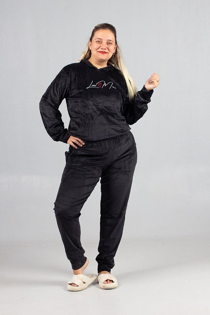 Kapşonlu Kadife Büyük Beden Takım Siyah – Premium Kalite, Rahat ve Şık Kadın Eşofman Takımı