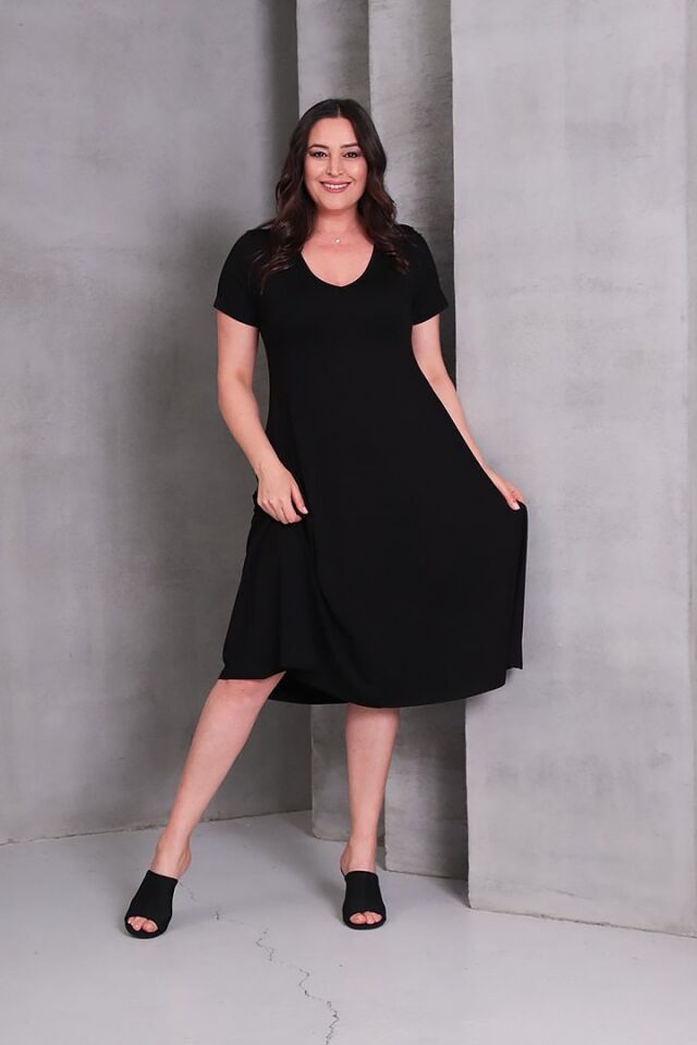 Siyah V Yaka Viskon Likralı Elbise – Rahatlık ve Zarafetin Siyah Hali!