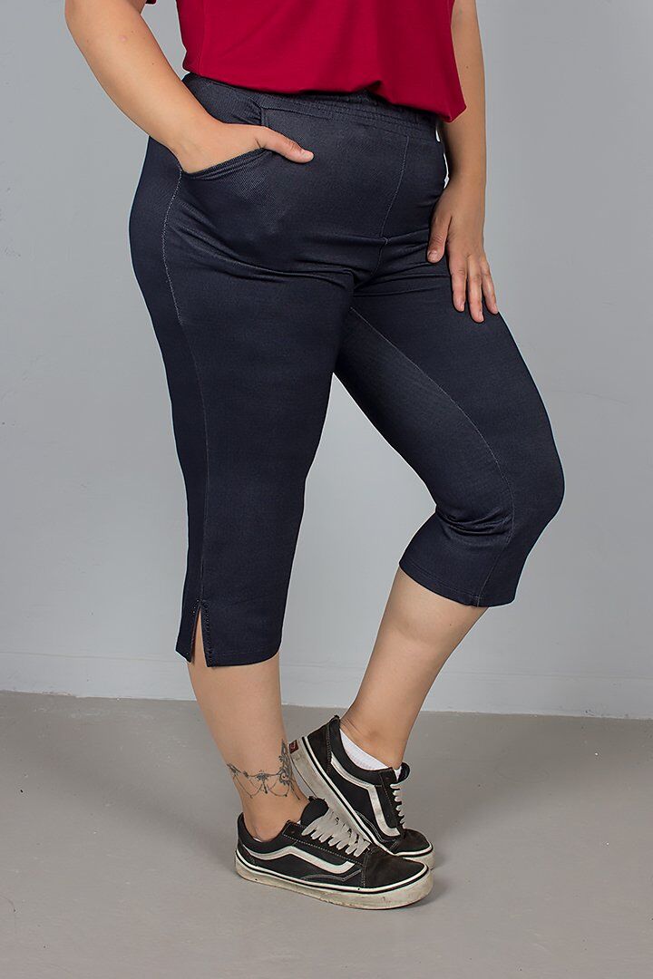 Yüksek Bel Kot Görünümlü Lacivert Penye Kapri Pantolon – Rahatlık ve Şıklık Bir Arada!