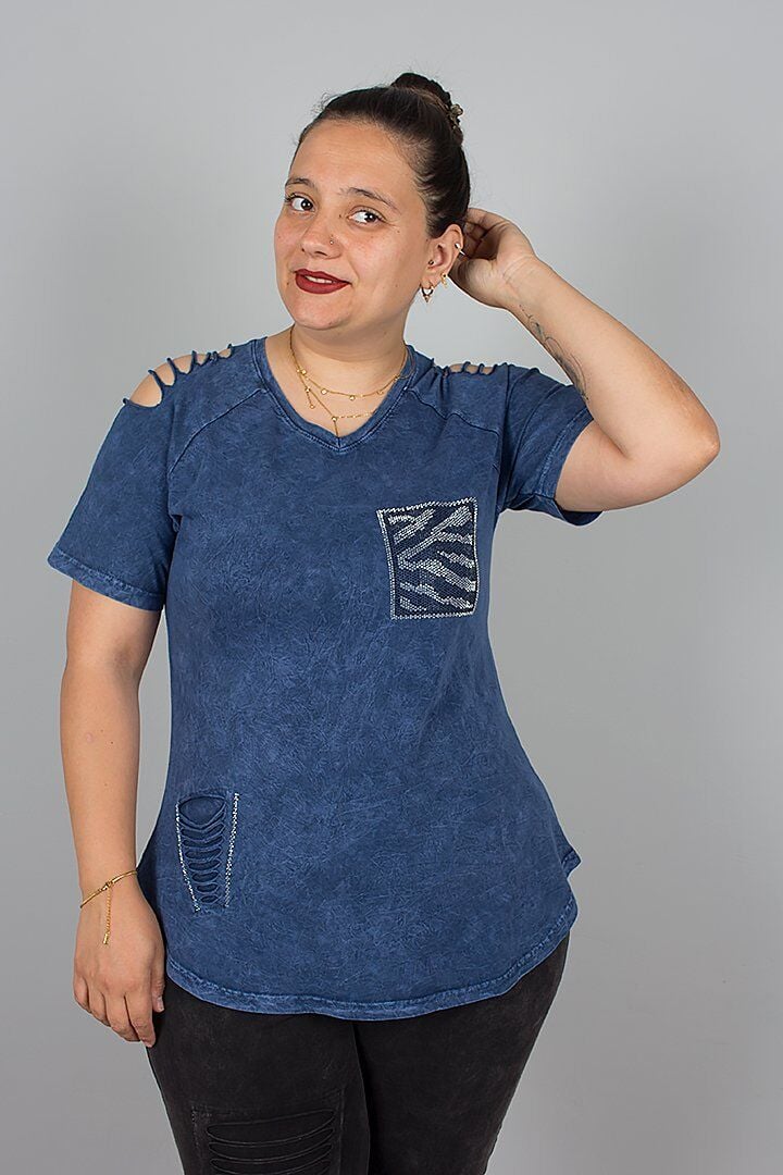 Lacivert V Yaka Omuz Detaylı Taşlı Yıkamalı Pamuklu Bluz – Şık ve Rahat Tasarım
