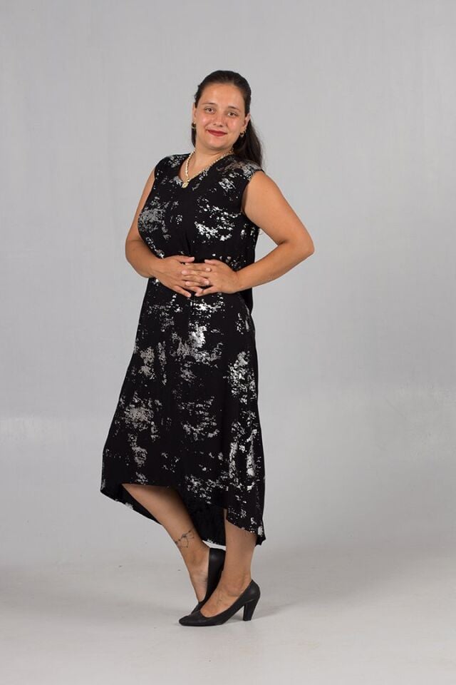 Yaldızlı Pamuk Şık ve Hafif Yaldızlı Kolsuz Elbise