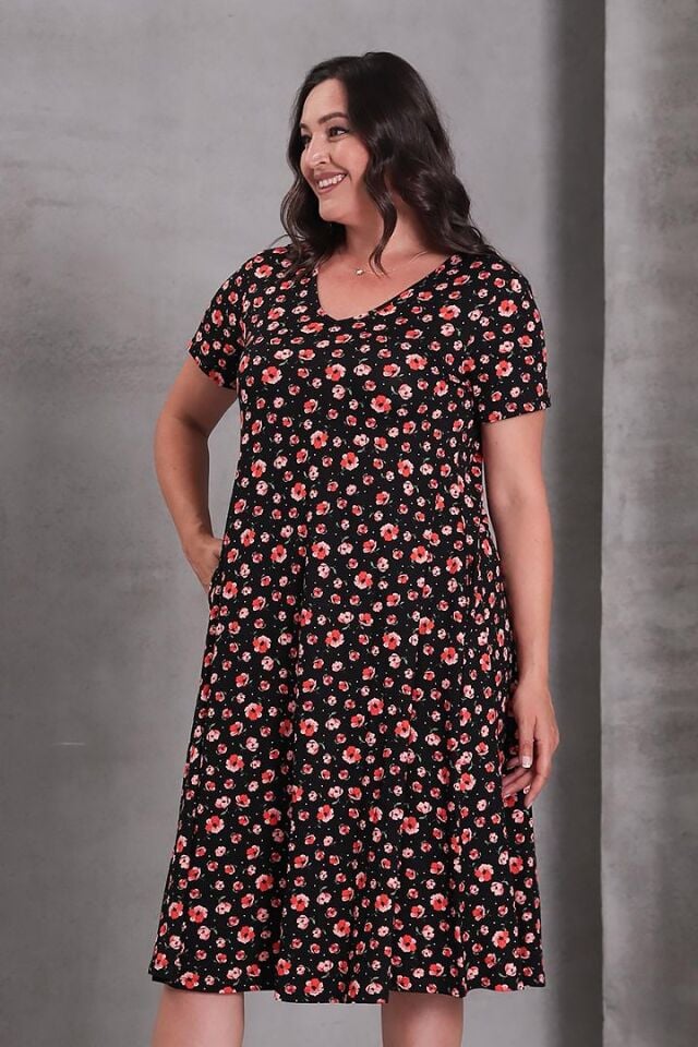 Büyük Beden V Yaka Cepli Kloş Etek Çiçekli Viskon Elbise