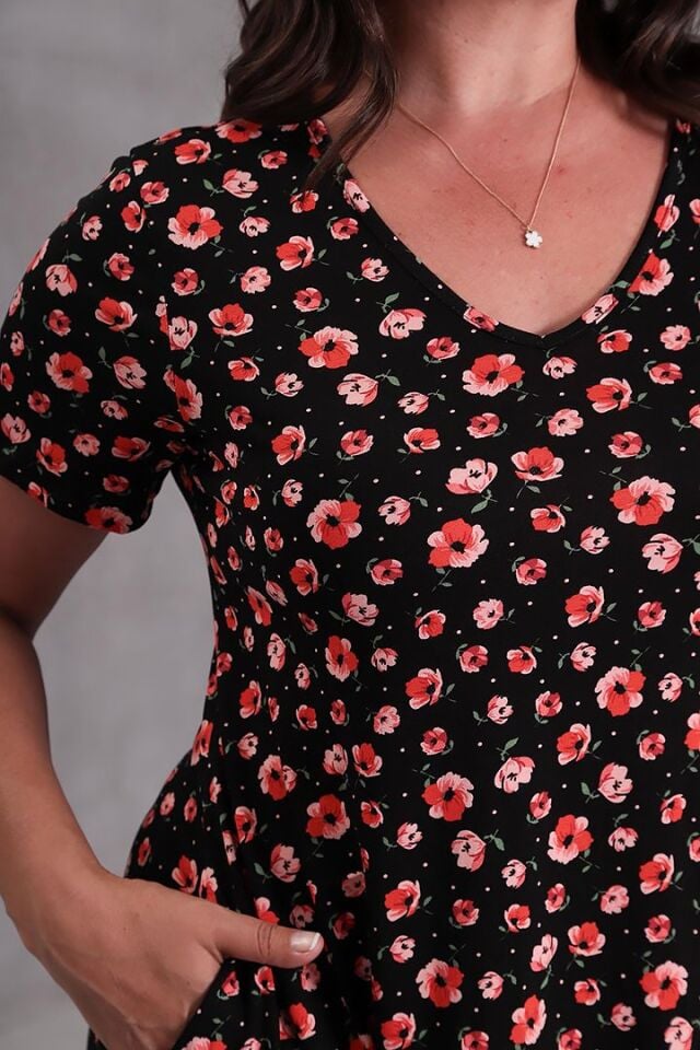 Büyük Beden V Yaka Cepli Kloş Etek Çiçekli Viskon Elbise