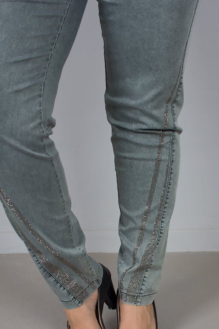 Büyük Beden Yıkamalı Taşlı Yüksek Bel Kot Pantolon