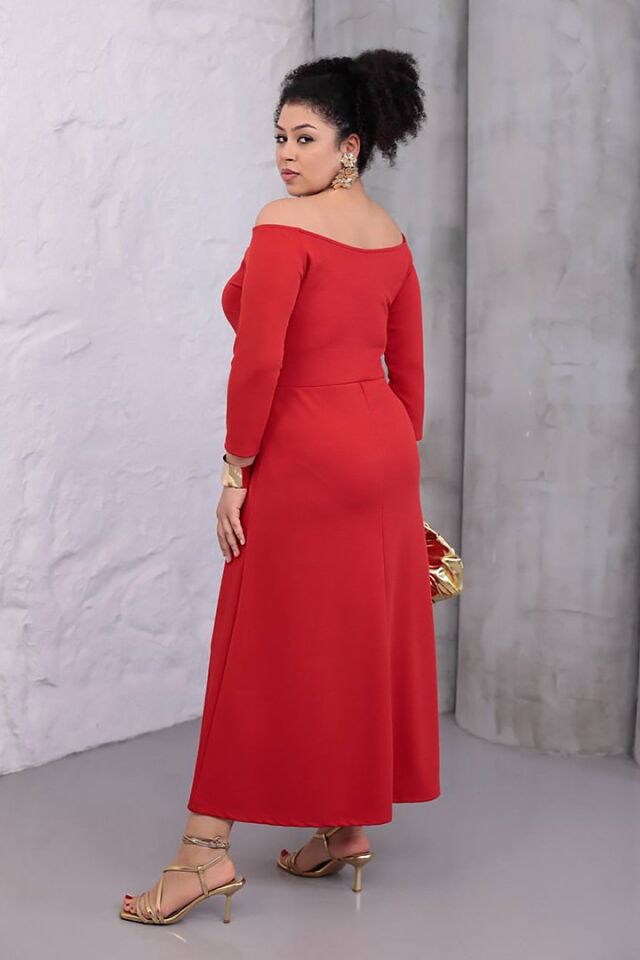 Pembe Büyük Beden Elbise Modeli: Kayık Yaka Krep Kumaş ile Canlanın