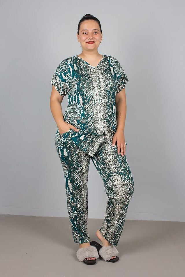 Desenli Likralı Viskon Düğmeli Büyük Beden Pijama Takımı