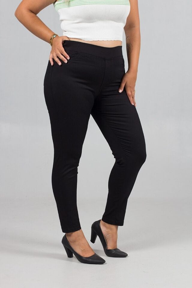 Siyahın Asaleti Büyük Beden Arka Cepli Likralı Tayt Kot ve Pantolon