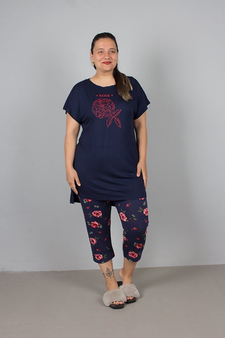 Büyük Beden Çiçek Desenli Kapri Alt Pijama Takımı – Rahat ve Şık Tasarım