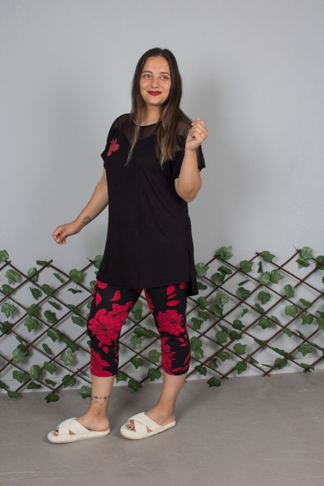 Büyük Beden Siyah Çiçek Desenli Likralı Viskon Penye Kapri Pijama Takımı