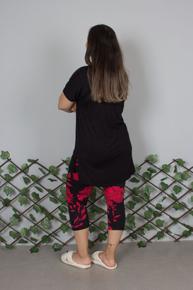 Büyük Beden Siyah Çiçek Desenli Likralı Viskon Penye Kapri Pijama Takımı