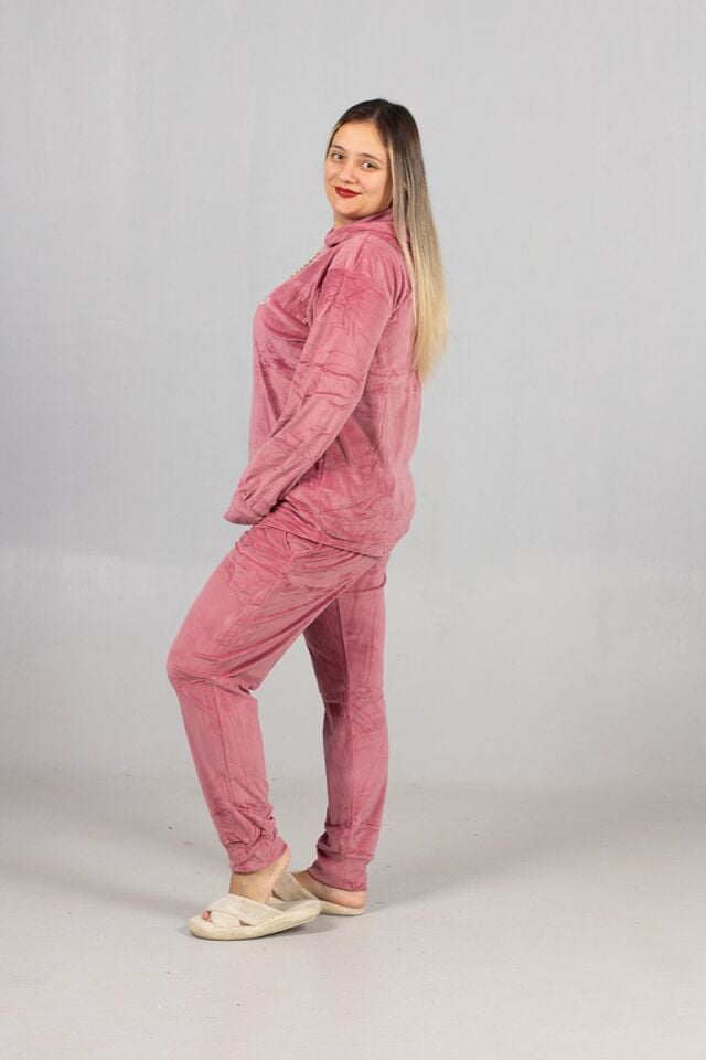 Premium Kalite Kapşonlu Pembe Kadife Takım – 44-54 Beden Arası Şık ve Rahat Kadın Takım