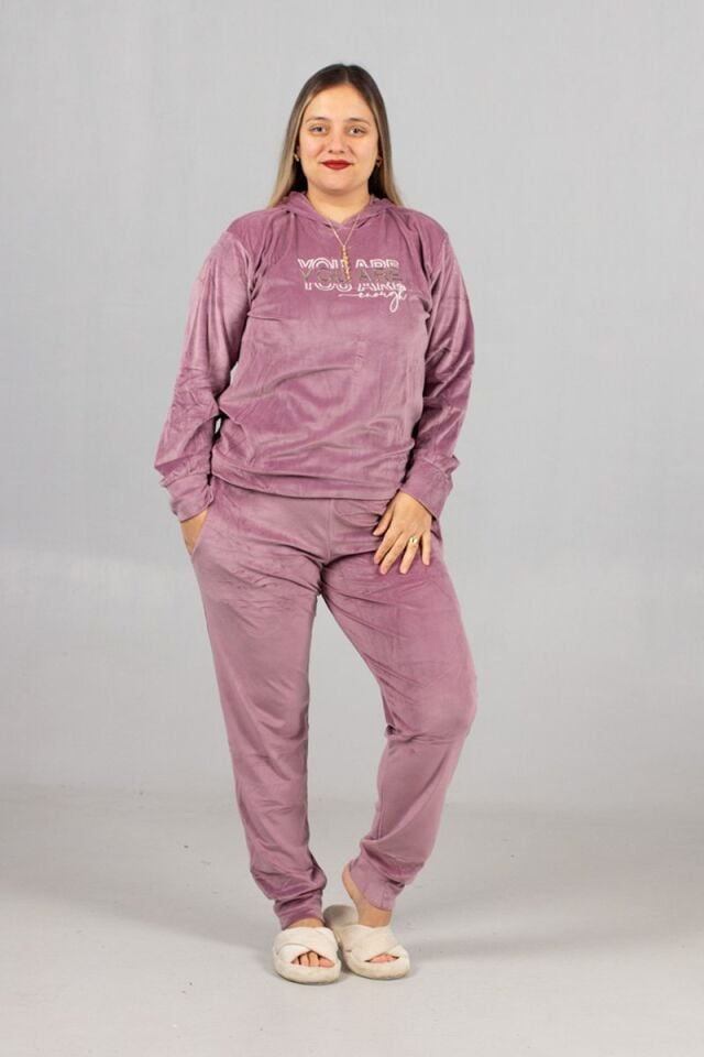 Premium Kalite Kapşonlu Lila Kadife Takım – 44-54 Beden Arası Şık ve Rahat Kadın Takım