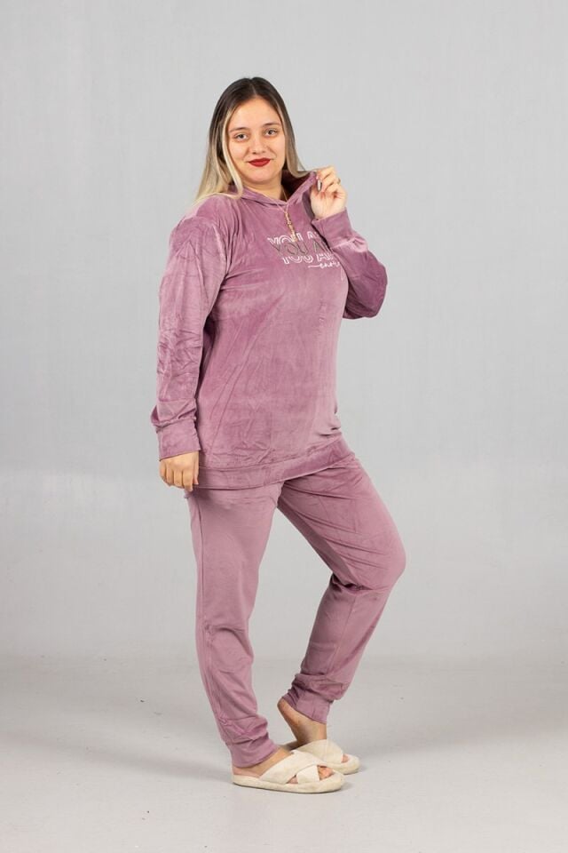 Premium Kalite Kapşonlu Lila Kadife Takım – 44-54 Beden Arası Şık ve Rahat Kadın Takım