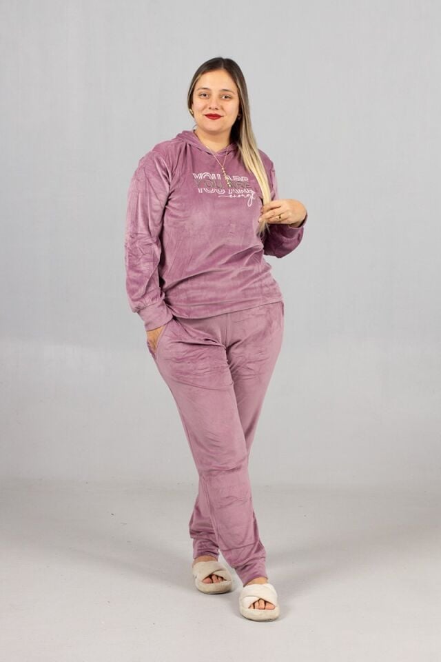 Premium Kalite Kapşonlu Lila Kadife Takım – 44-54 Beden Arası Şık ve Rahat Kadın Takım