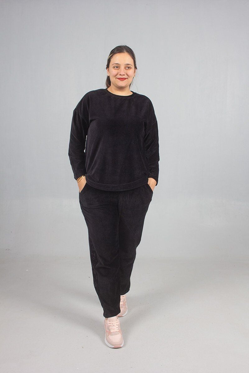 Büyük Beden Omuz ve Paça Taşlı Kadife Eşofman Takımı – Premium Kalite Siyah