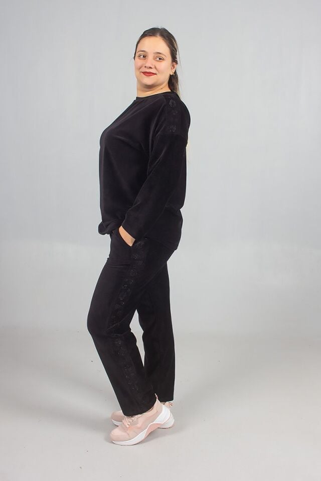 Büyük Beden Omuz ve Paça Taşlı Kadife Eşofman Takımı – Premium Kalite Siyah