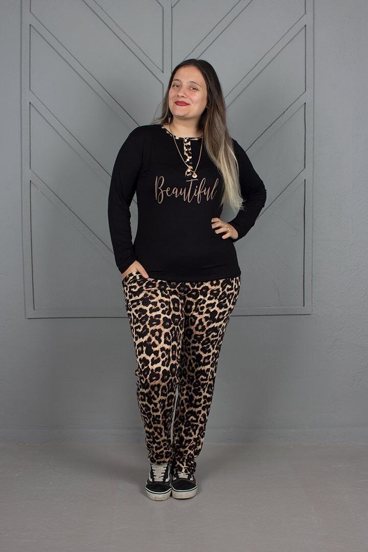 Alt Leopar Desenli Üst 3 Düğmeli Yumuşacık Likralı Viskon Pijama Takımı