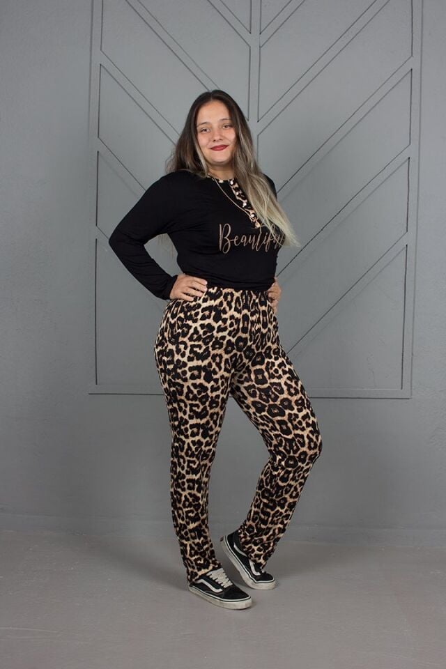 Alt Leopar Desenli Üst 3 Düğmeli Yumuşacık Likralı Viskon Pijama Takımı