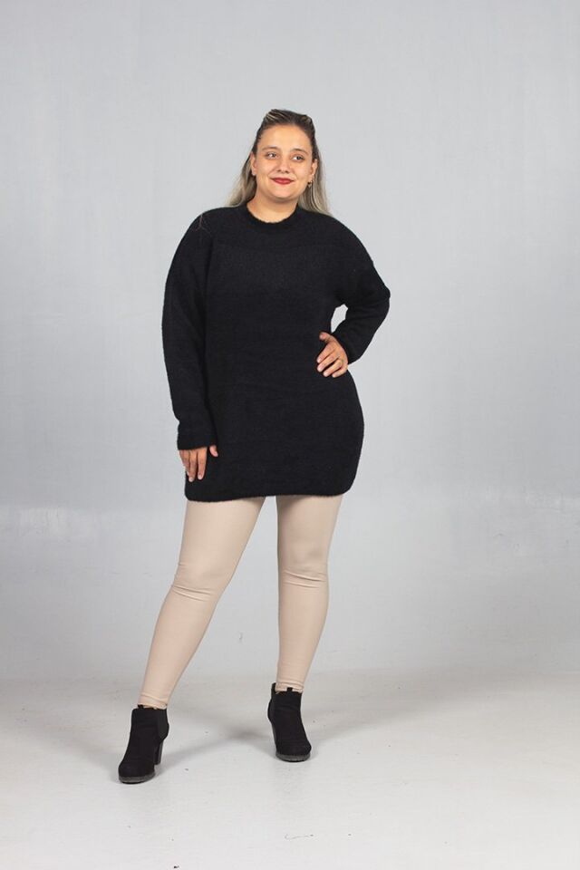 Zamansız Şıklık: Siyah Sakallı Yumoş Pamuklu Triko Kazak