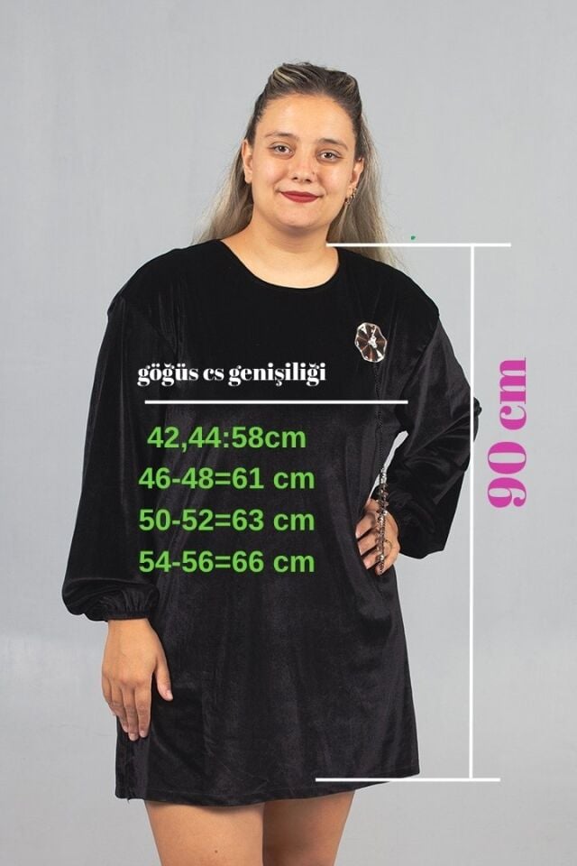 Kışın Gözdesi Siyah Kadife Şıklığı: Tarzınızla Fark Yaratın!