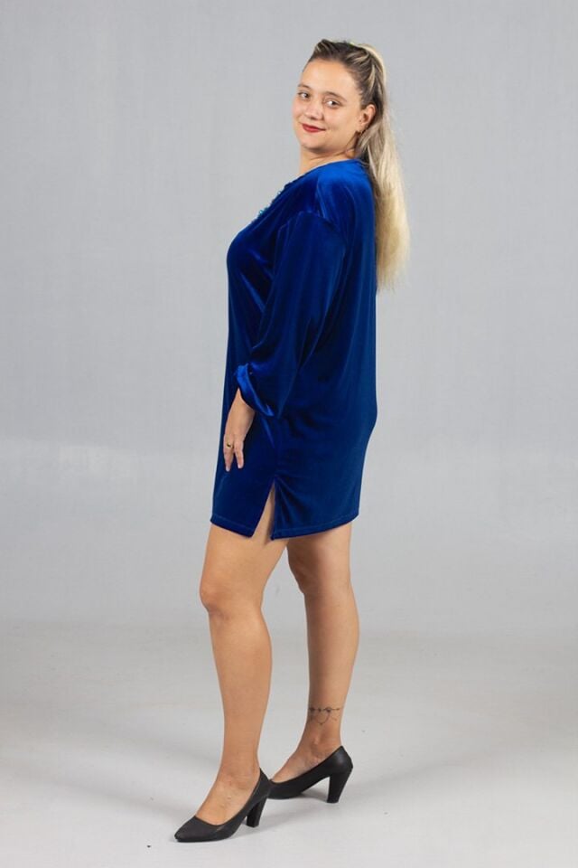 Maksimum Şıklık Kolyeli Büyük Beden Mavi Kadife Tunik